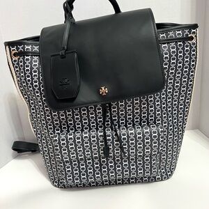 Pre-Owned Tory Burch Leather Backpack Black with White Chainlink Pattern
